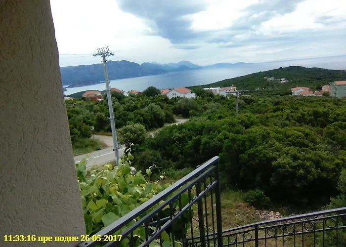 Apartments Laki